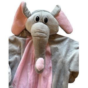 Adorable Grey & Pink Elephant 🩶